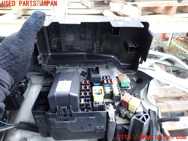 1UPJ-9232546741]パジェロ(V98W)ヒューズボックス1 中古_2