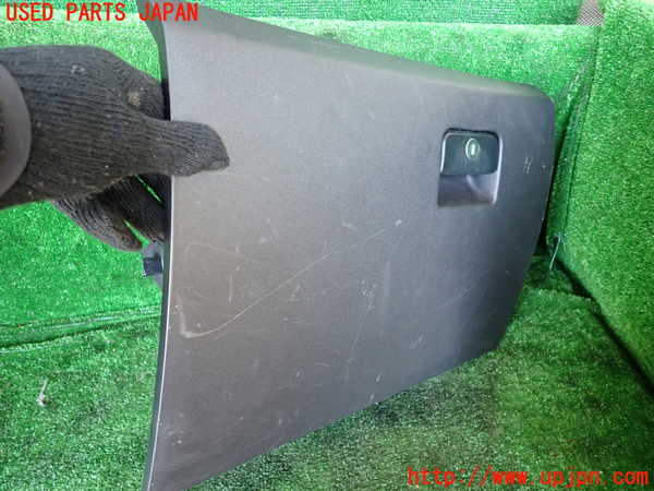 1UPJ-9232547516]パジェロ(V98W)グローブボックス1 中古_2