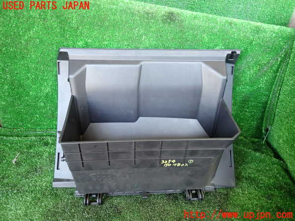 1UPJ-9232547516]パジェロ(V98W)グローブボックス1 中古_4