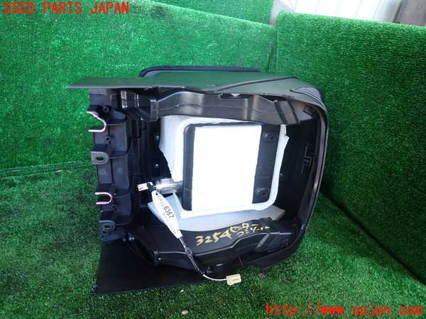 1UPJ-9232547540]パジェロ(V98W)センターコンソール 中古_4