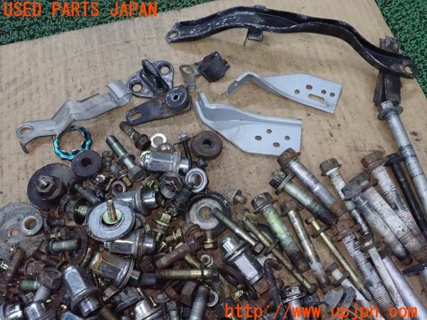 3UPJ=9232550720]ハイラックスサーフ SSR-X(RZN185W)後期 ネジ・ナット・ステー類 セット ジャンク_2