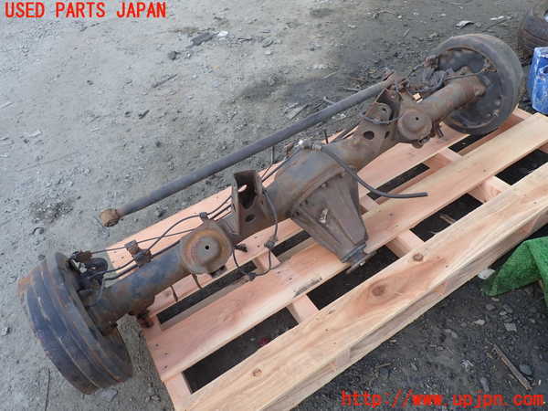 1UPJ-9232554400]ハイラックスサーフ(RZN185W)リアデフホーシング 中古_2