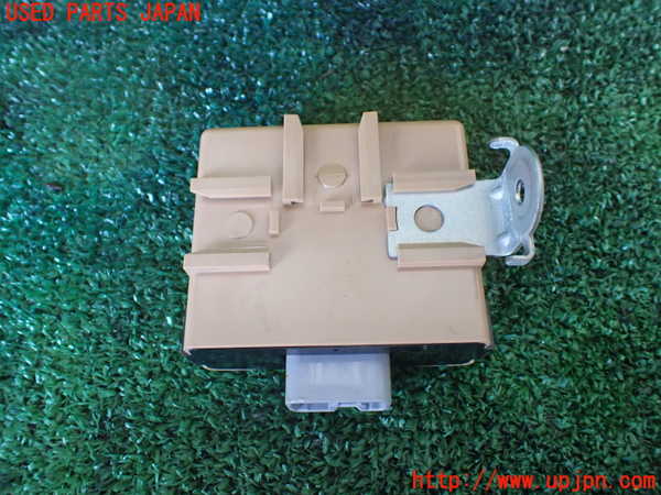 1UPJ-9232556147]ハイラックスサーフ(RZN185W)コンピューター2 (アンテナリレー) 中古_3
