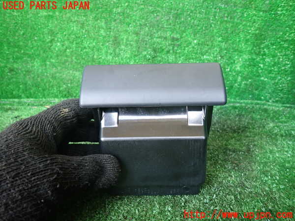 1UPJ-9232557821]ハイラックスサーフ(RZN185W)灰皿1 中古_2