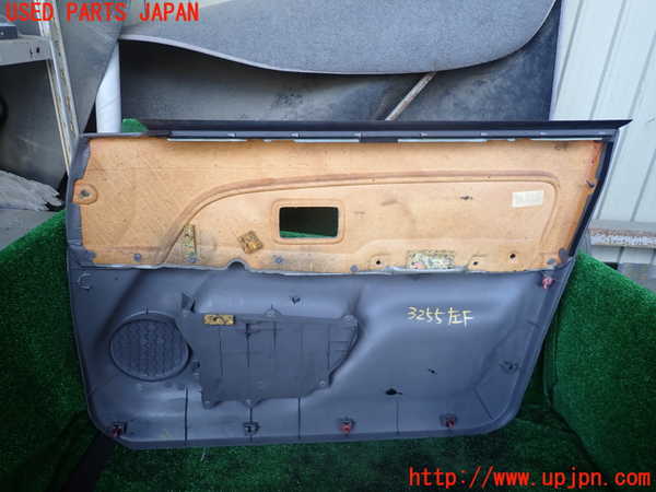 1UPJ-9232551264]ハイラックスサーフ(RZN185W)左前ドア内張り 中古_4