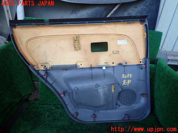 1UPJ-9232551294]ハイラックスサーフ(RZN185W)右後ドア内張り 中古_4