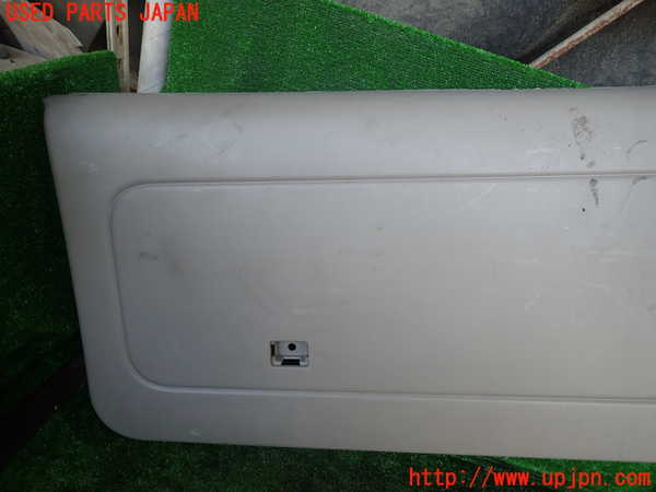 1UPJ-9232551578]ハイラックスサーフ(RZN185W)バックドア内張り 中古_2