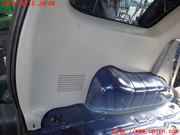 1UPJ-9232557680]ハイラックスサーフ(RZN185W)左リアピラートリム 中古_2