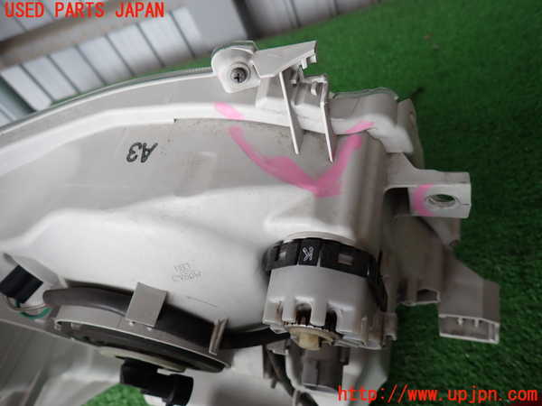 2UPJ-9232561132]ハイエースバン200系(KDH206V)左ヘッドライト LED 中古_2