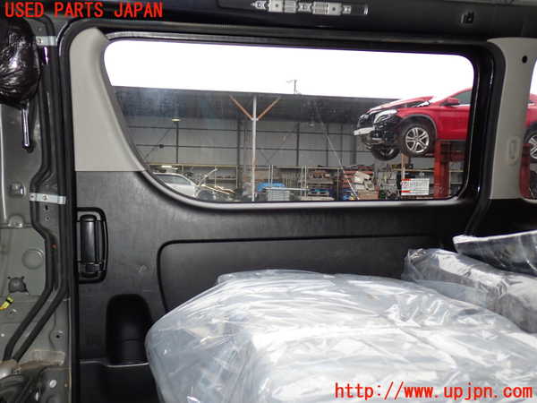 2UPJ-9232561290]ハイエースバン200系(KDH206V)右後ドア 中古(43R-007953 M2L3)_5