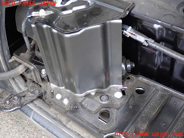 2UPJ-9232561319]ハイエースバン200系(KDH206V)右後パワースライドドアユニット 中古_2