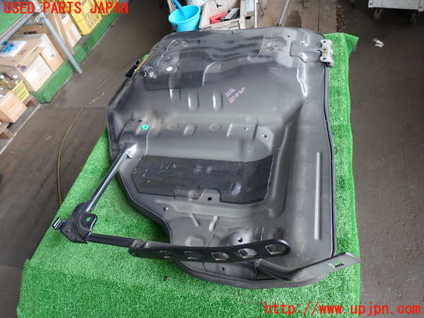 2UPJ-9232562160]ハイエースバン200系(KDH206V)エンジンアッパーカバー 中古_3