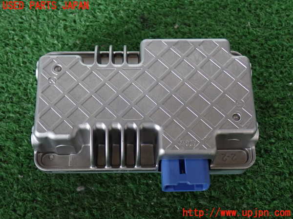 2UPJ-9232566525]ハイエースバン200系(KDH206V)アンプ 中古_3