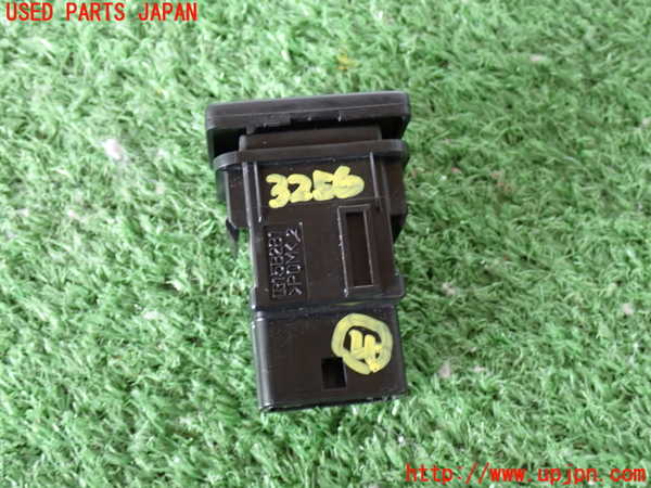 2UPJ-9232566309]ハイエースバン200系(KDH206V)スイッチ4 (PWR HEAT) 中古_2