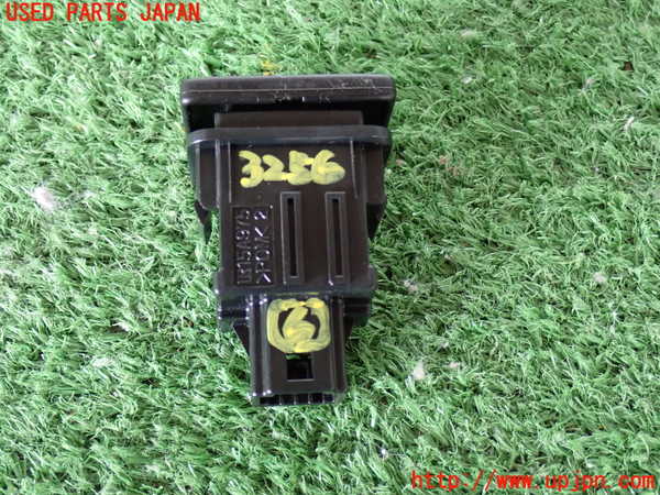 2UPJ-9232566311]ハイエースバン200系(KDH206V)スイッチ6 (右スライドドア) 中古_2