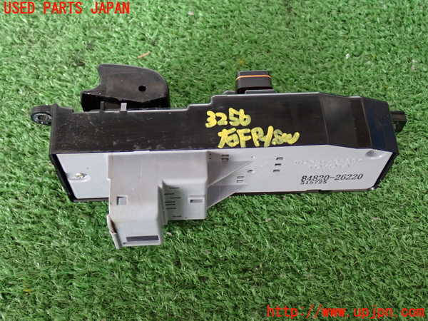 2UPJ-9232566240]ハイエースバン200系(KDH206V)右前パワーウィンドウスイッチ 中古_2