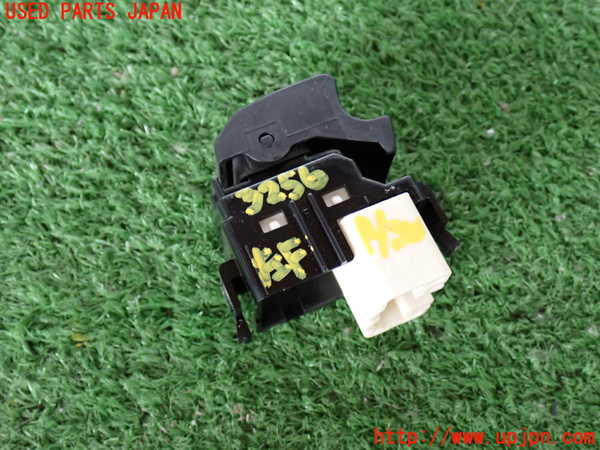 2UPJ-9232566245]ハイエースバン200系(KDH206V)左前パワーウィンドウスイッチ 中古_2