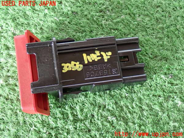 2UPJ-9232566290]ハイエースバン200系(KDH206V)ハザードスイッチ 中古_2