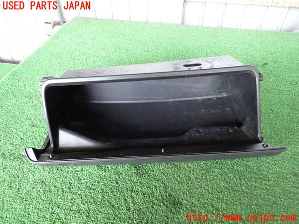 2UPJ-9232567516]ハイエースバン200系(KDH206V)グローブボックス1 中古_2