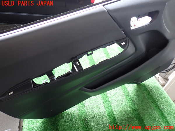 2UPJ-9232561264]ハイエースバン200系(KDH206V)左前ドア内張り 中古_3