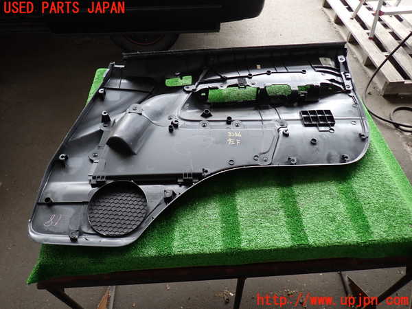 2UPJ-9232561264]ハイエースバン200系(KDH206V)左前ドア内張り 中古_4