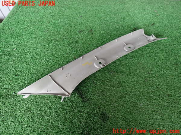 2UPJ-9232567660]ハイエースバン200系(KDH206V)左フロントピラートリム 中古_4