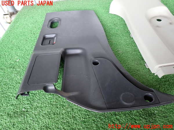 2UPJ-9232567670]ハイエースバン200系(KDH206V)左センターピラートリム 中古_3