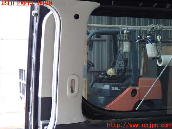 2UPJ-9232567675]ハイエースバン200系(KDH206V)右リアピラートリム 中古_2