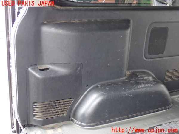2UPJ-9232567675]ハイエースバン200系(KDH206V)右リアピラートリム 中古_3
