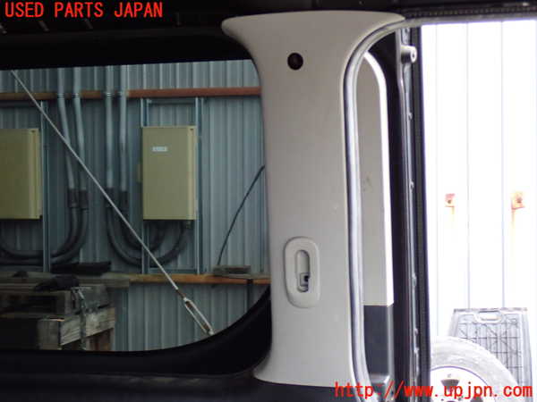 2UPJ-9232567680]ハイエースバン200系(KDH206V)左リアピラートリム 中古_2