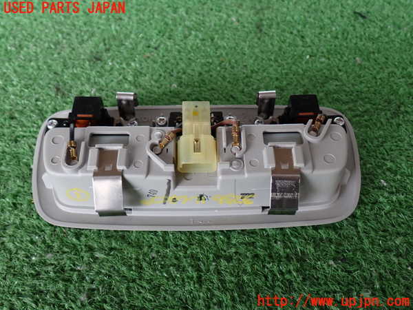 2UPJ-9232566411]ハイエースバン200系(KDH206V)ルームランプ1 (1列目真中) 中古_2