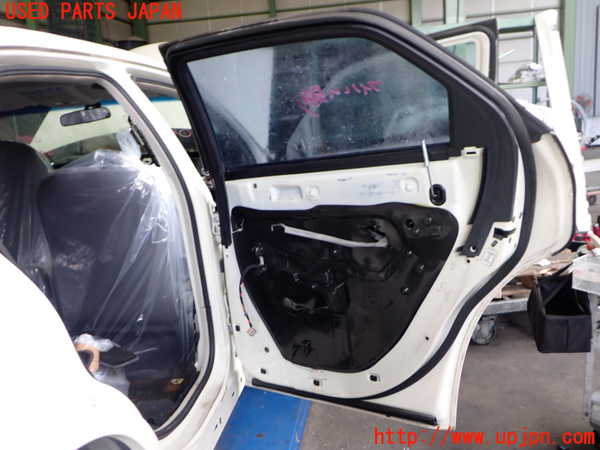 2UPJ-9232571290]クライスラー・300C(LX57-)右後ドア 中古 PPG M504 43R-000262_4