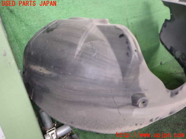 2UPJ-9232571090]クライスラー・300C(LX57-)右前フェンダーライナー 中古_3