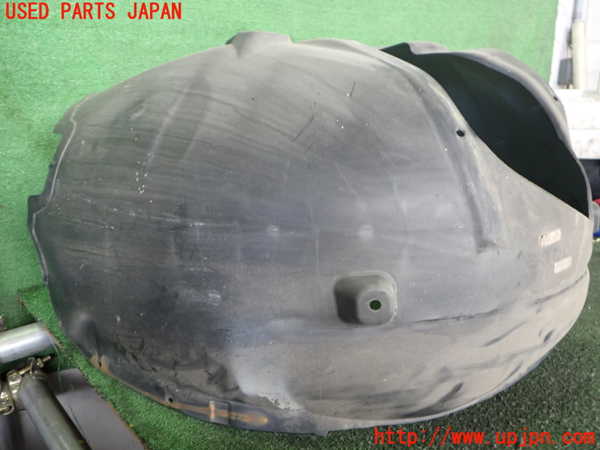 2UPJ-9232571092]クライスラー・300C(LX57-)左前フェンダーライナー 中古_3