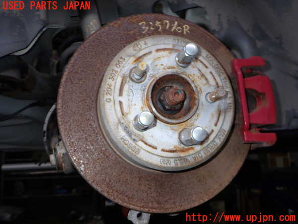 2UPJ-9232574300]クライスラー・300C(LX57-)右リアナックルハブ 中古_2