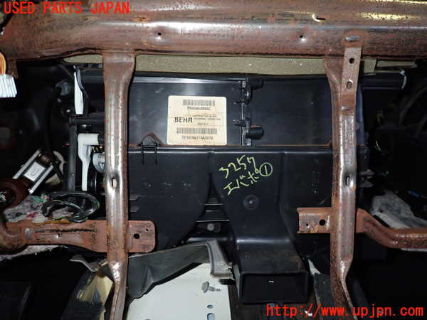 2UPJ-9232576081]クライスラー・300C(LX57-)エバポレーター1 中古_2