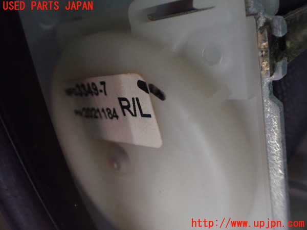 2UPJ-9232577155]クライスラー・300C(LX57-)右2列目シートベルト 中古_2