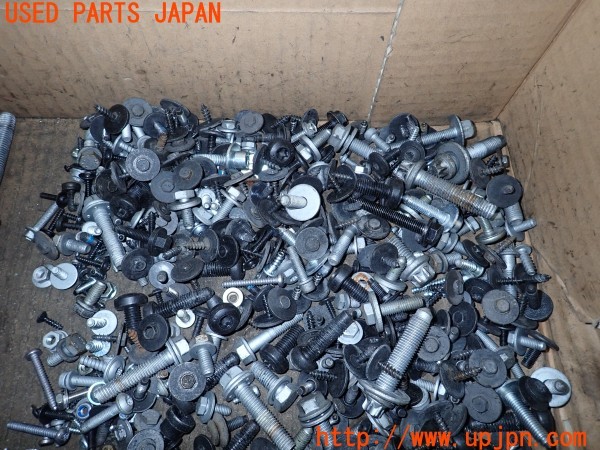 3UPJ=9232580720]BMW 535i(FR35 F10)ネジ・ナット・ステー類 セット ジャンク_4
