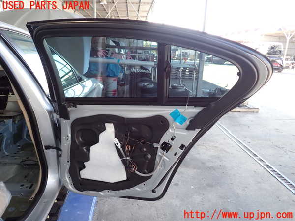 2UPJ-9232581290]BMW 535i(FR35)右後ドア (43R-00049) 中古_5
