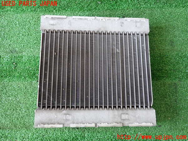 2UPJ-9232582322]BMW 535i(FR35)ラジエーター2 中古_2