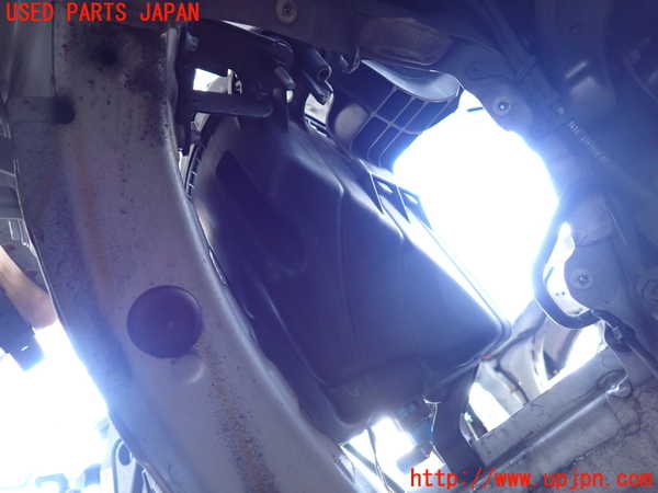 2UPJ-9232582410]BMW 535i(FR35)ラジエータータンク 中古_3