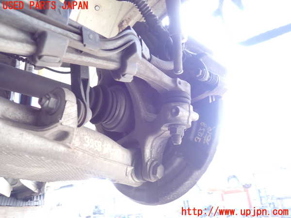 2UPJ-9232584300]BMW 535i(FR35)右リアナックルハブ 中古_2