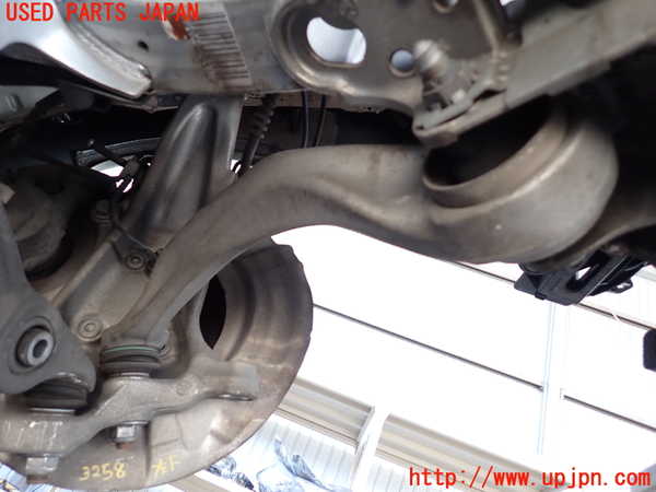 2UPJ-9232585320]BMW 535i(FR35)左フロントテンションロッド 中古_2