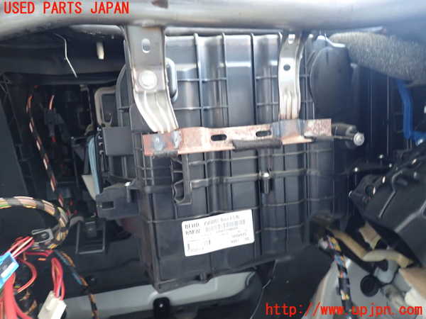 2UPJ-9232586081]BMW 535i(FR35)エバポレーター1 中古_3