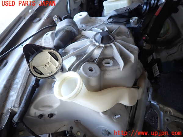 2UPJ-9232586791]BMW 535i(FR35)ウォッシャータンク1 中古_2