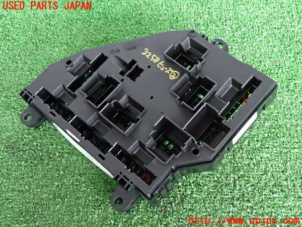 2UPJ-9232586742]BMW 535i(FR35)ヒューズボックス2 中古_2
