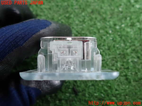 2UPJ-9232586413]BMW 535i(FR35)ルームランプ3 (真中 ラゲッジ) 中古_3