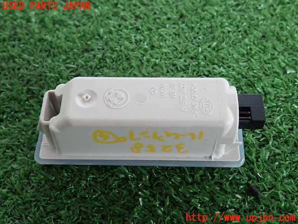 2UPJ-9232586414]BMW 535i(FR35)ルームランプ4 (真中 ラゲッジ) 中古_2