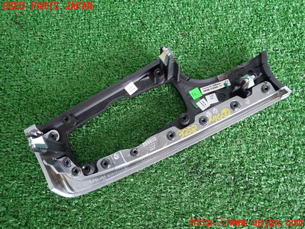2UPJ-9232587692]BMW 535i(FR35)内装トリム類2 中古_2