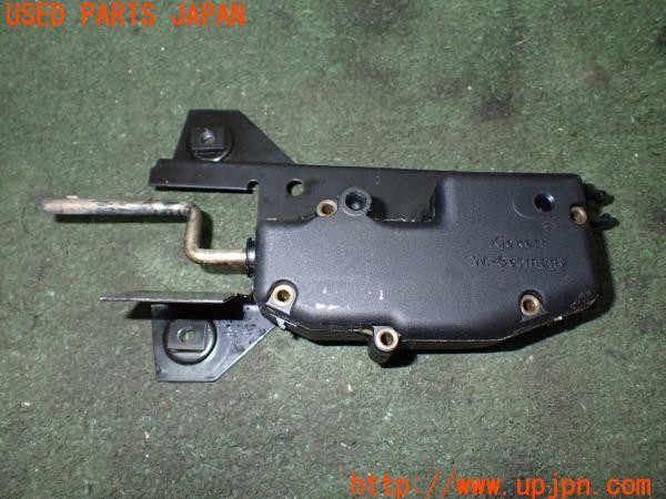 3UPJ=9232590579]BMW 520i(E28)純正 1369817 フューエルリッドロックアクチュエーター 給油口 中古_3